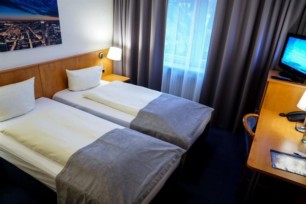 Hotel Niederraeder Hof Frankfurt am Main Exterior photo
