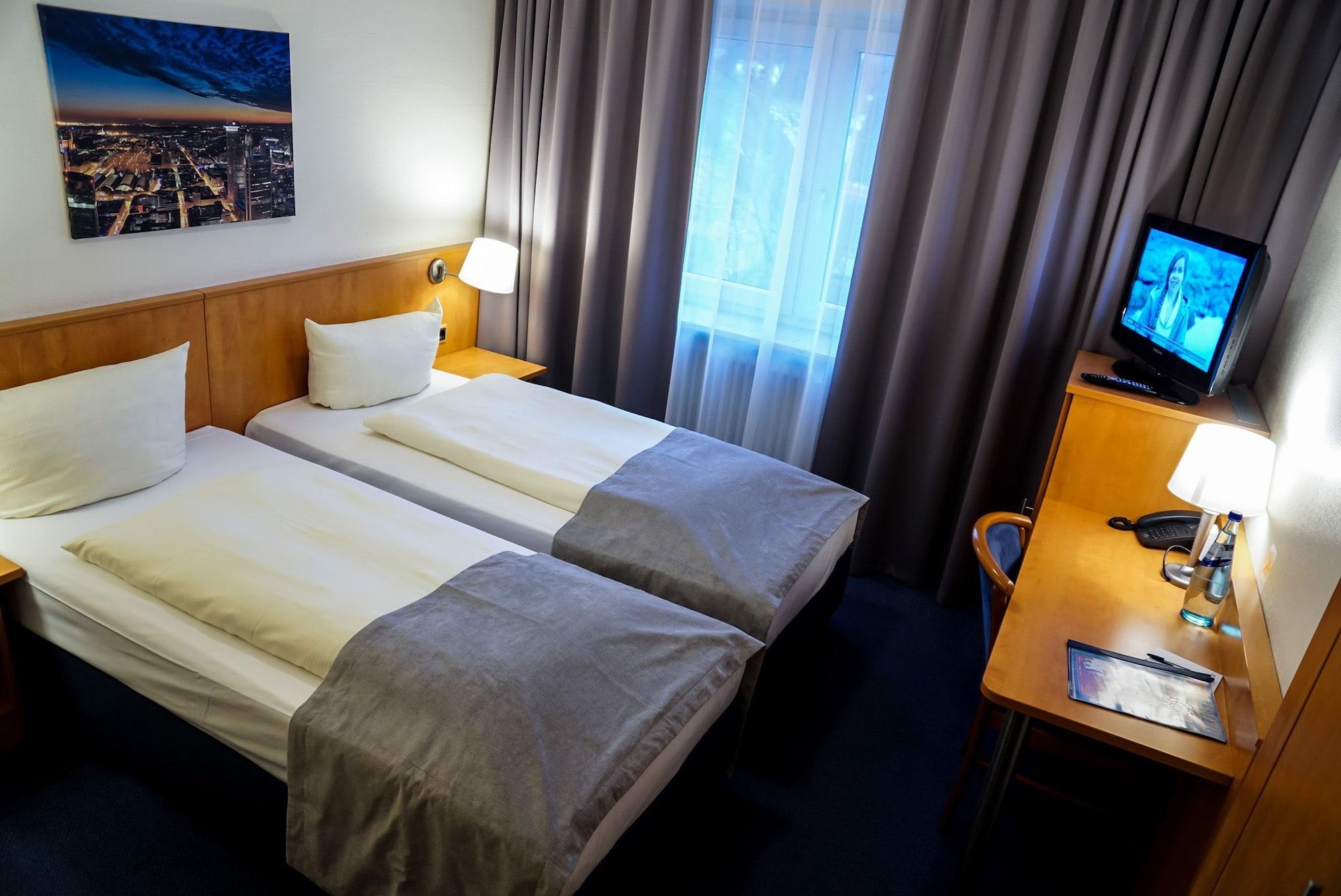 Hotel Niederraeder Hof Frankfurt am Main Exterior photo